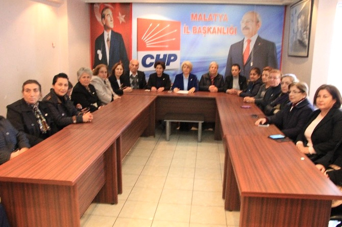 CHP\'li Kadınlardan İstismar Yasasına Tepki