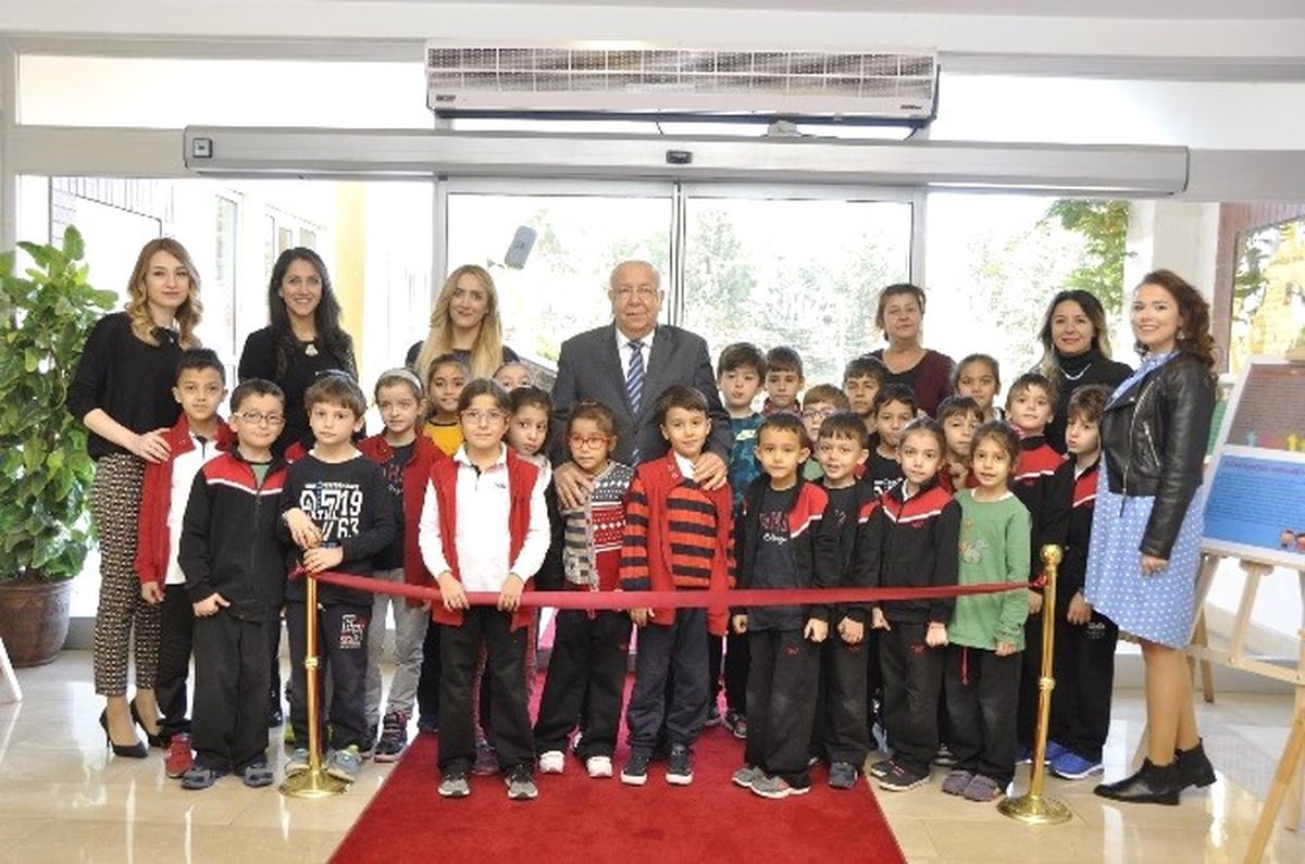 Çocuk Hakları Sergisi Gkv\'de Açıldı