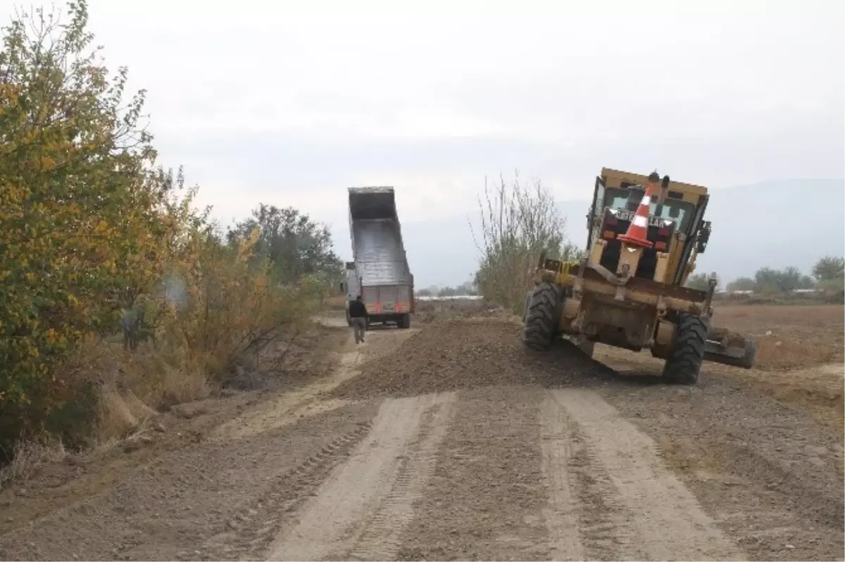 Doğuşlar ve Kertil\'de Asfalt Öncesi Yol Çalışması