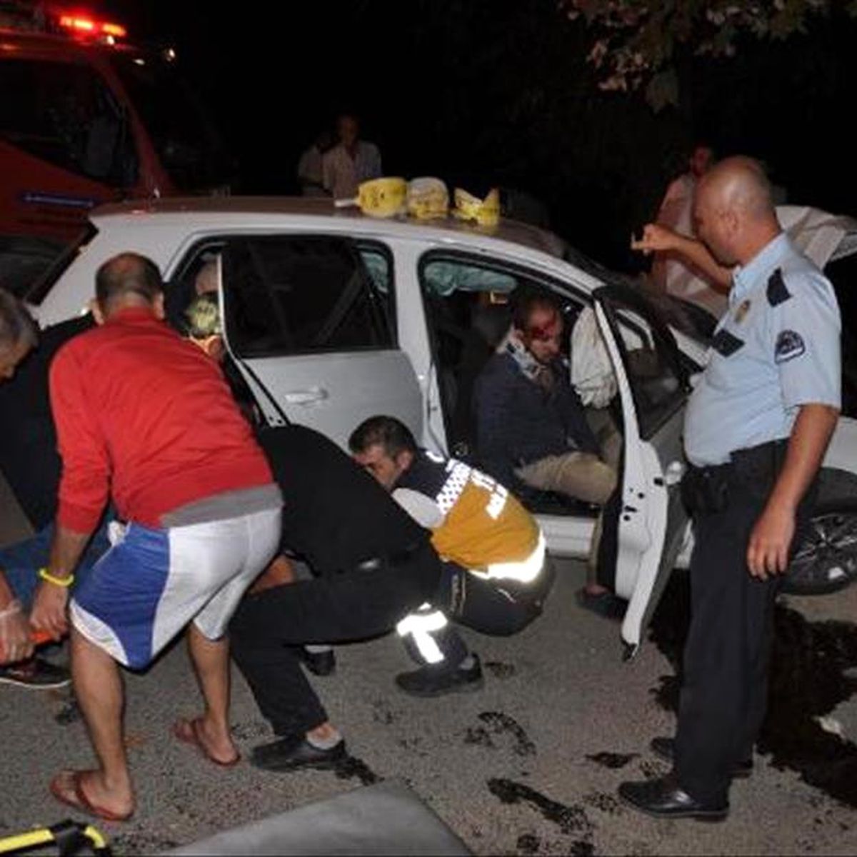 Düğün Dönüşü Kaza: 5 Yaralı