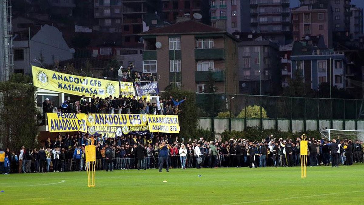 Fenerbahçe\'ye Taraftar Morali
