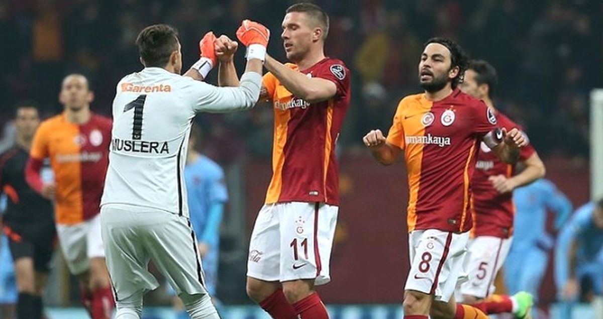 Galatasaray'da Selçuk İnan ve Podolski Rahatsızlandı