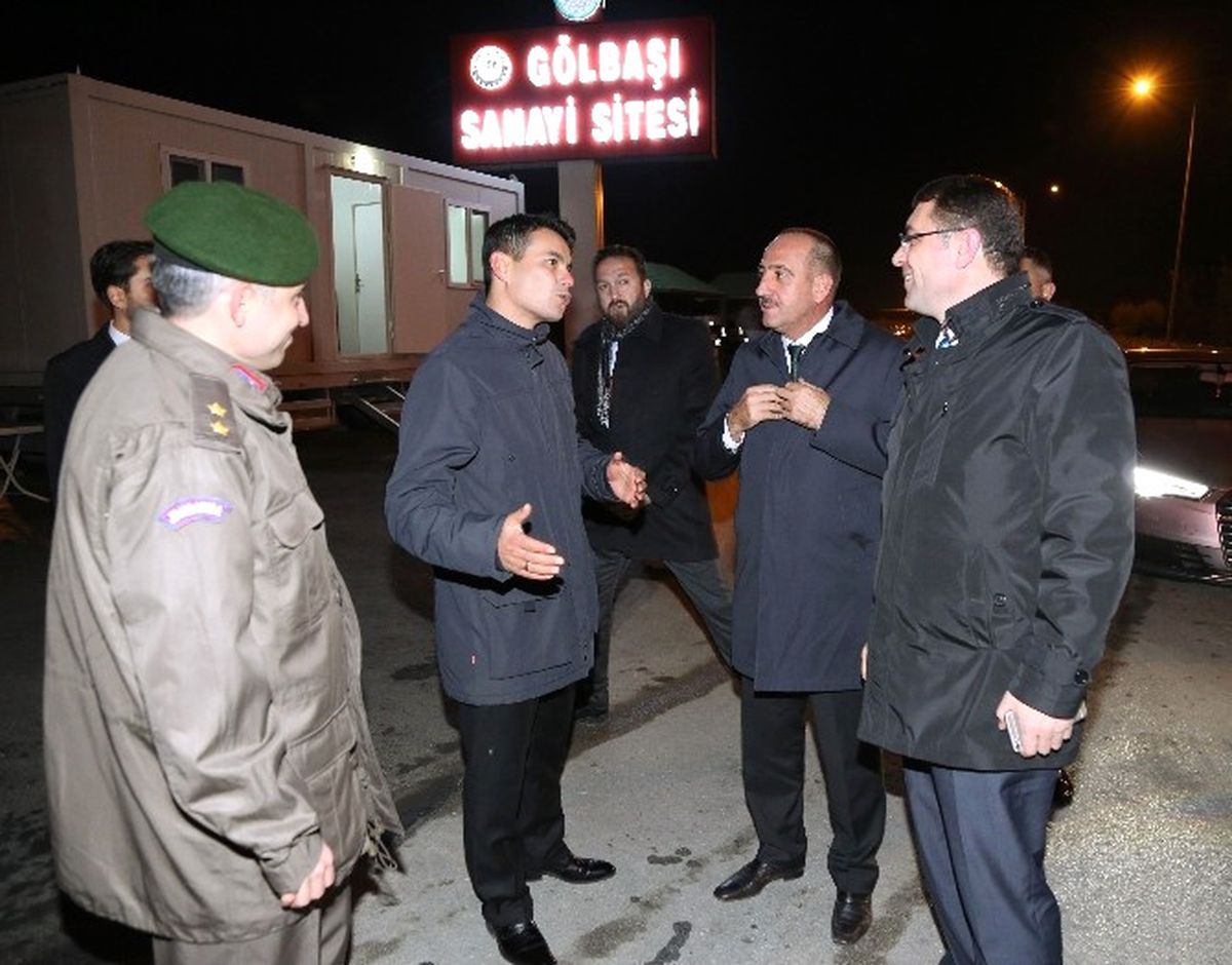 Gölbaşı Kaymakamı ve Belediye Başkanı\'ndan Kontrol Noktasına Ziyaret
