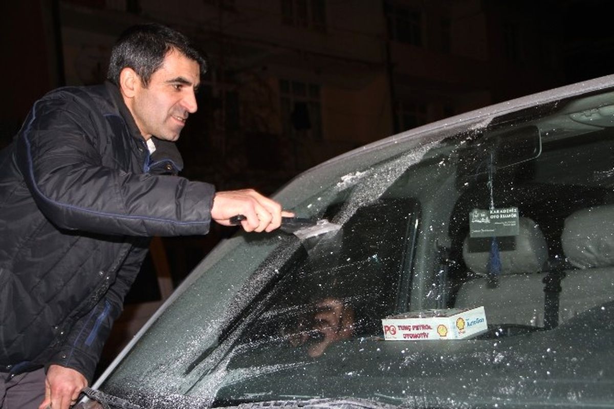 Ardahan Donuyor! Göle'de Termometreler Eksi 21'i Gösterdi