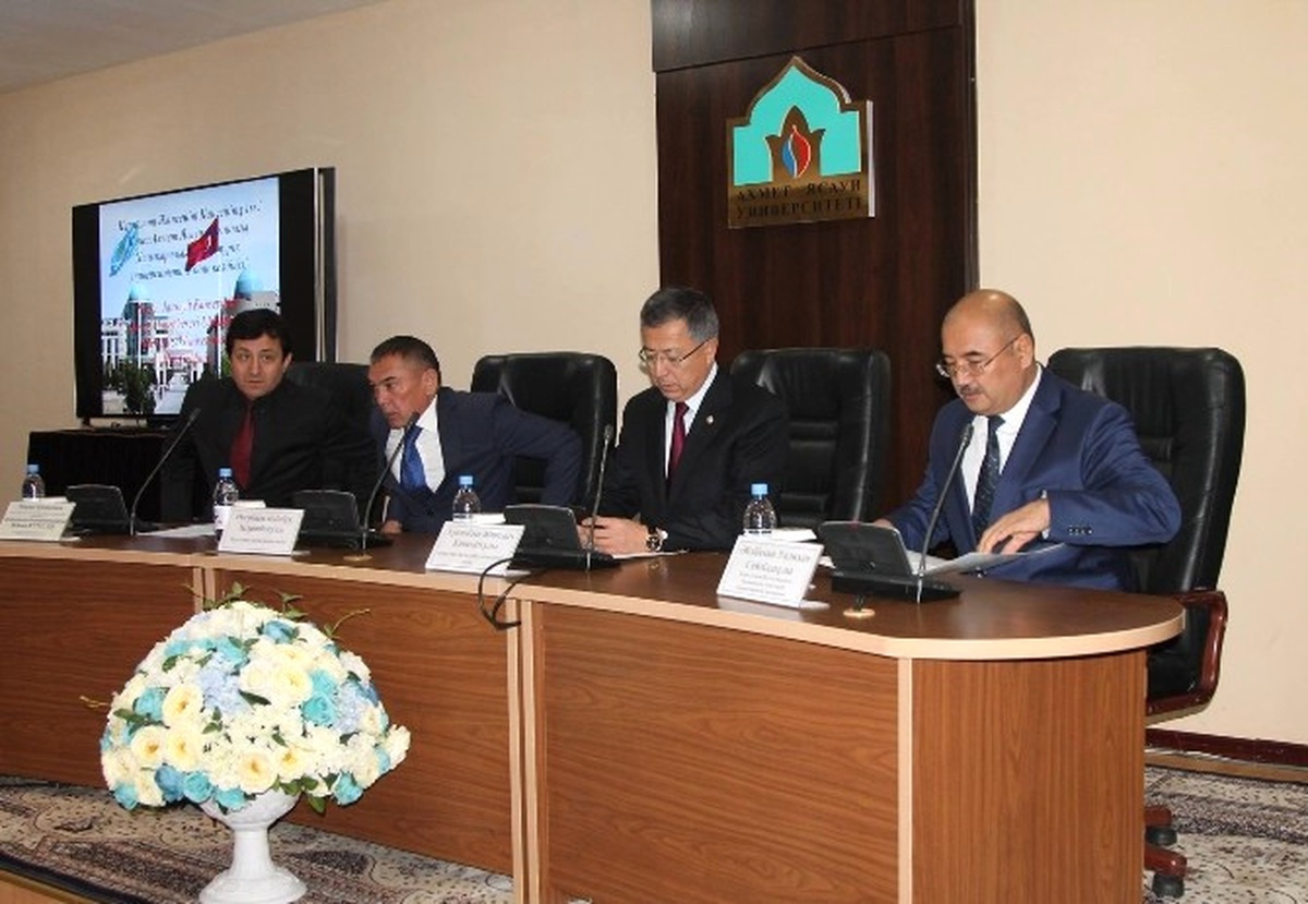 Güney Kazakistan Eyalet Valisi Tüymebayev\'den Ahmet Yesevi Üniversitesine Ziyaret