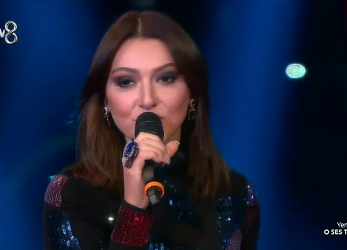 Hadise Daha Önce Hiç Yapmadığını Yaptı!