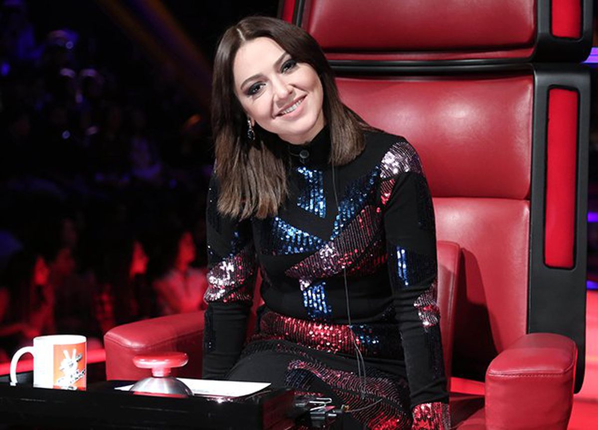 Hadise\'ye Buton Engeli