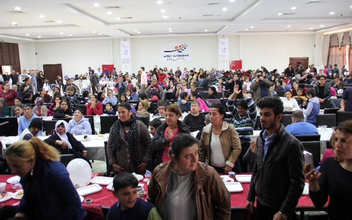 Hatay\'da Yardıma Muhtaç 600 Kişiye Kahvaltı Verildi
