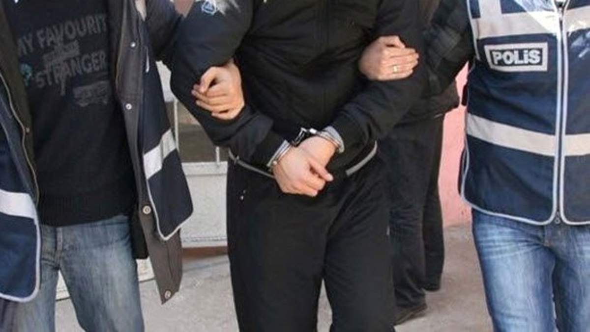 Hırsızlık Şüphelisi Sahte Polis Kimliği ile Yakalandı