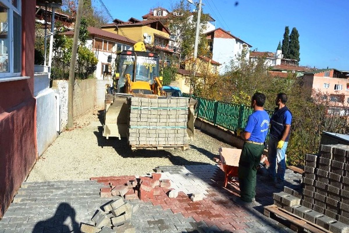 İzmit Belediyesi, Elbeyoğlu Sokağa Baştan Sona Parke Döşedi