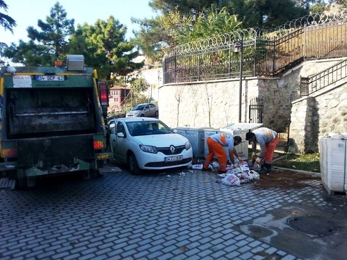 İzmit\'te Günde 60 Çöp Konteyneri Yıkanıyor