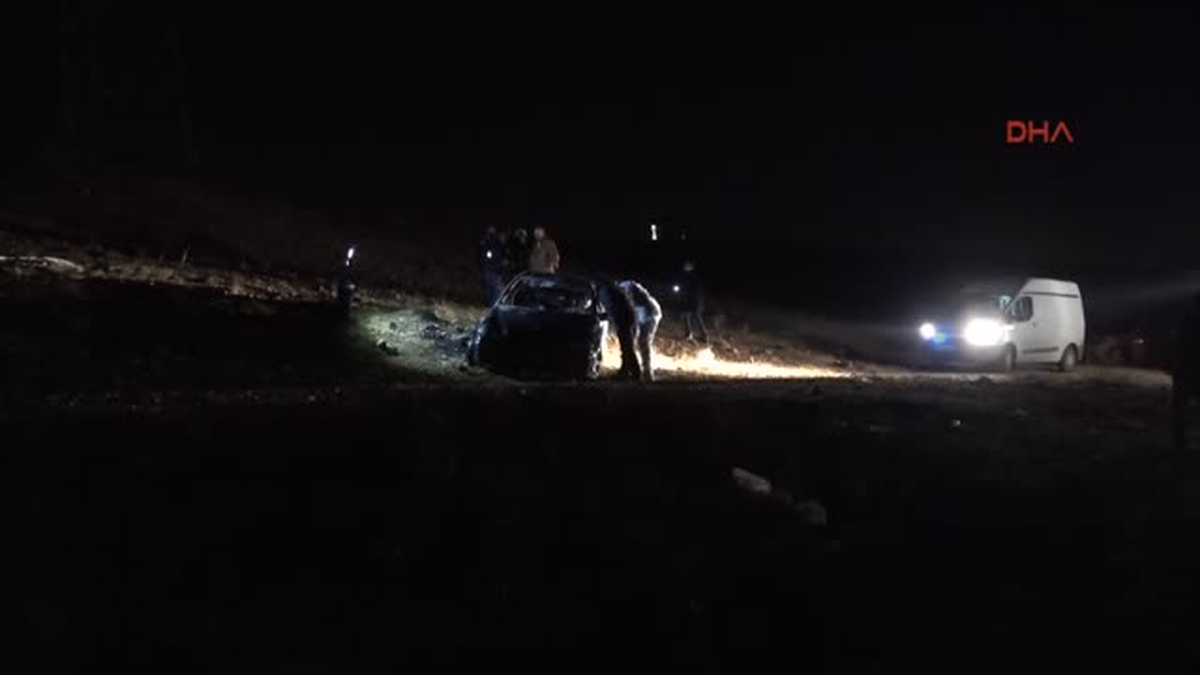 Konya - Yanan Lüks Otomobilden Erkek Cesedi Cıktı