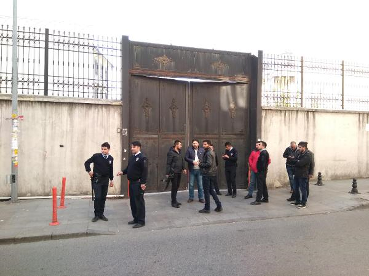 Kumkapı'daki Yabancılar Misafirhanesi'nde Yangın Çıktı, 50 Kişi Firar Etti