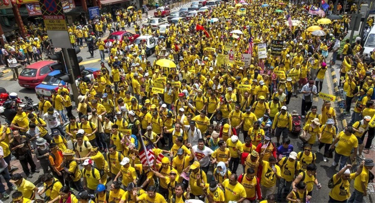Malezya\'da Hükümet Karşıtı Gösteri