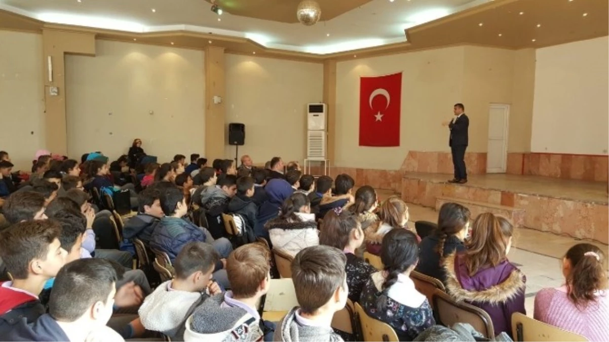 Osmaneli\'de 8.ci Sınıf Öğrencilerine Sınav Öncesi Motivasyon ve Başarı Semineri