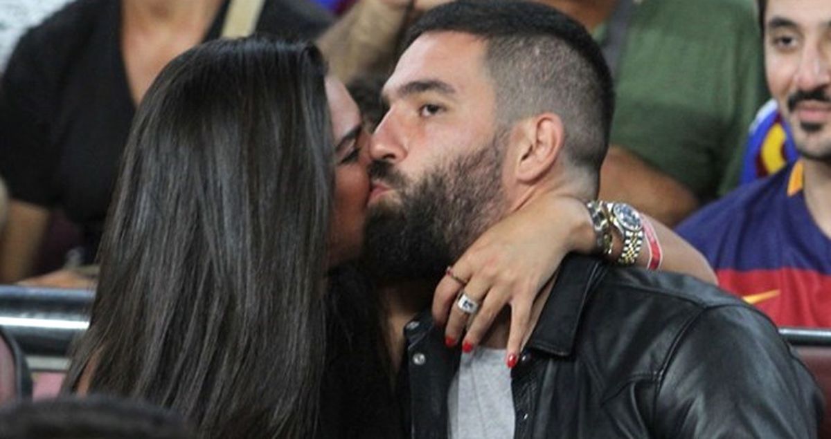 Sinan Engin, Arda Turan ile Aslıhan Doğan'ın Ayrıldığını Duyurdu