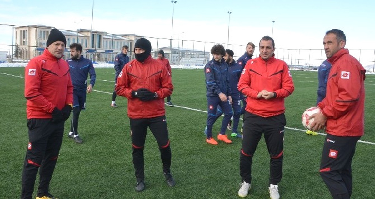 Soğuk Havaya Rağmen, Bb Erzurumspor Antrenmanı Nefes Kesti