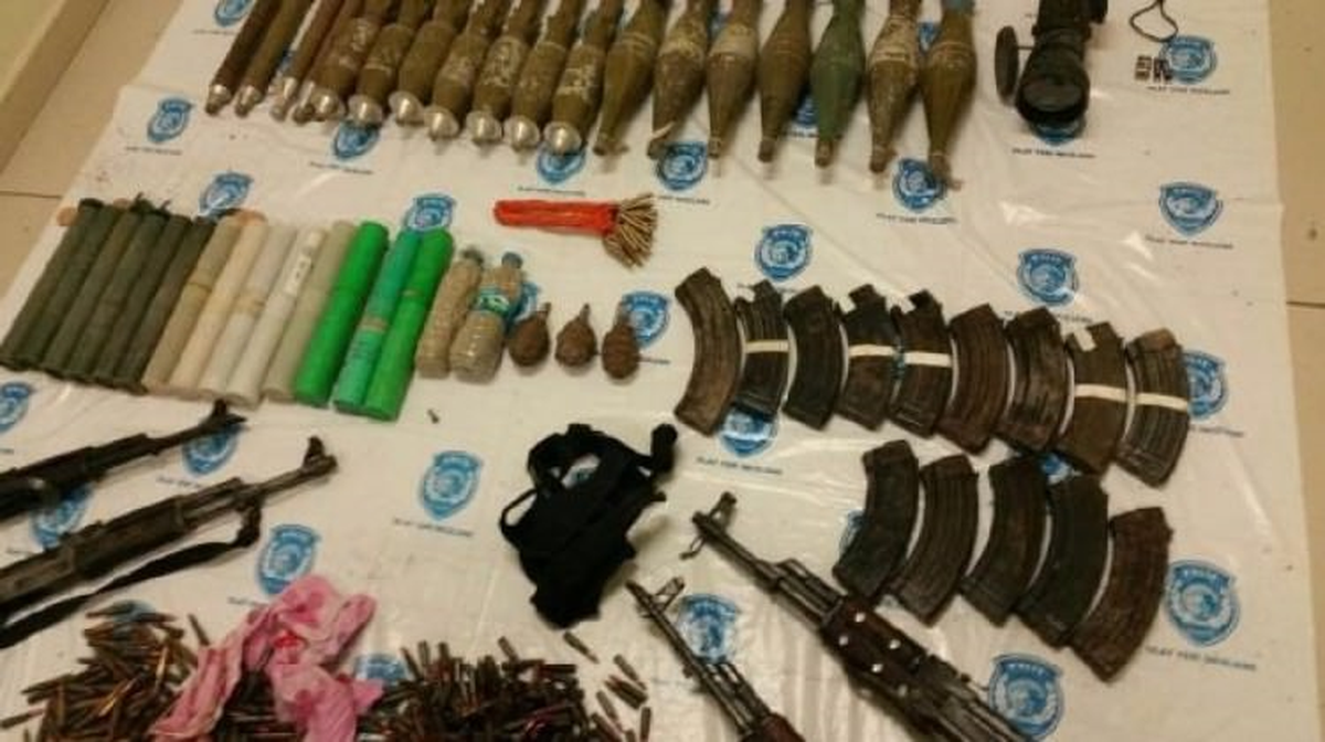 Van\'da Boş Evde PKK Cephaneliği Ele Geçirildi