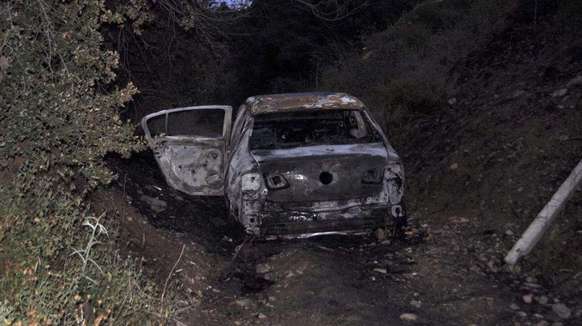 Yanan Otomobilde Erkek Cesedi Bulundu