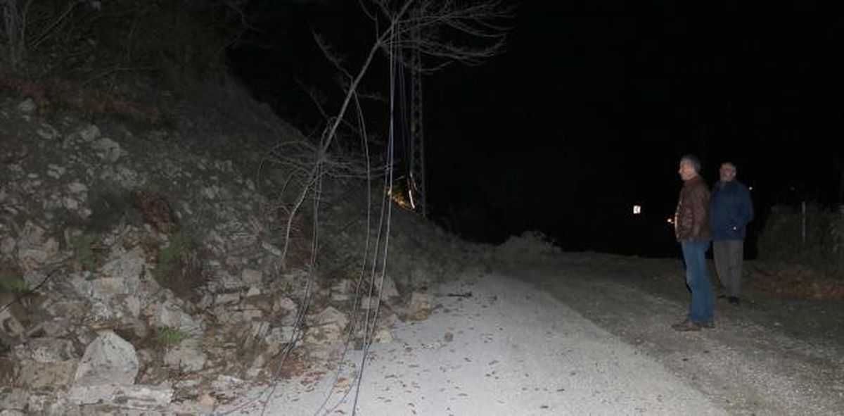 13 Köye Ulaşımı Sağlayan Yol Heyelan Nedeniyle Kapandı