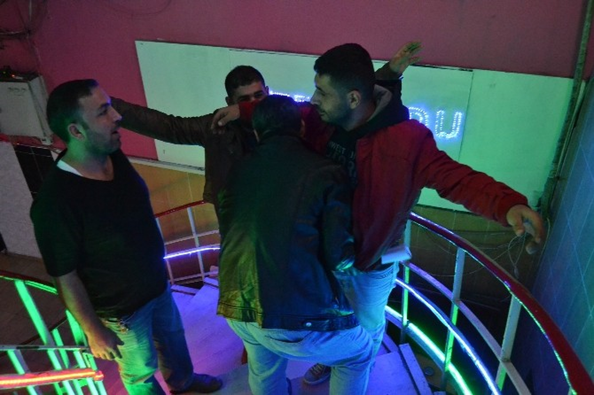 Adana\'da Bar ve Gece Kulüplerine Yönelik Asayiş Uygulamaları Devam Ediyor