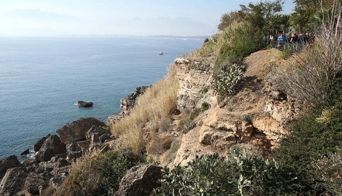 Antalya\'da Falezlerden Düşen Kişi Öldü
