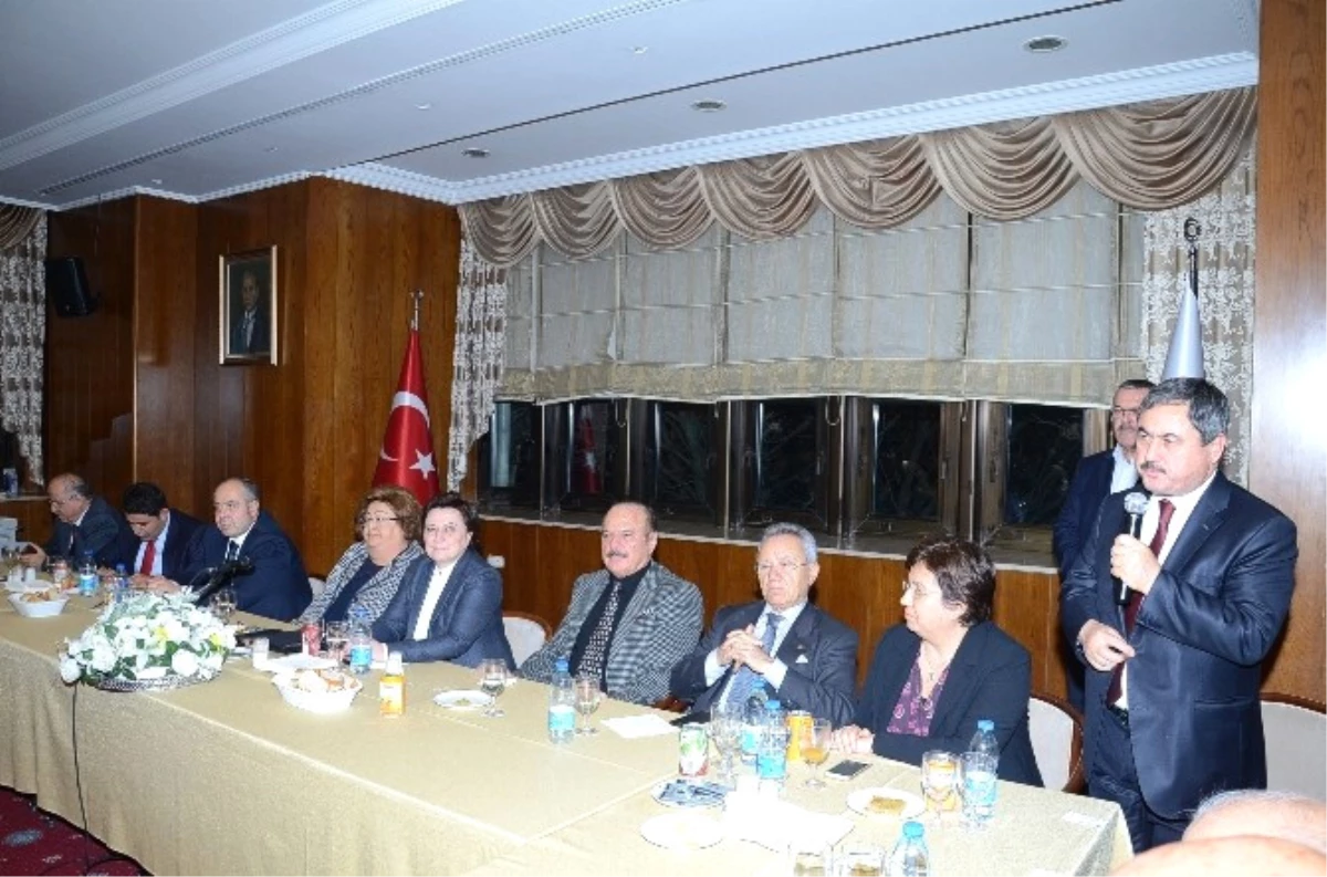 Başkan Eser, Ankara\'da Darendeli Bürokratlar ve Siyasilerle Buluştu
