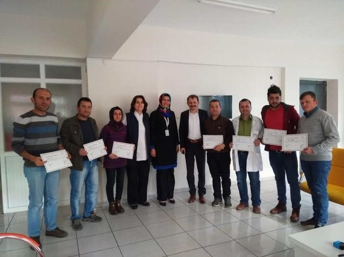 Beyşehir\'de Diyabet Okulu Mezunlarına Sertifikaları Verildi