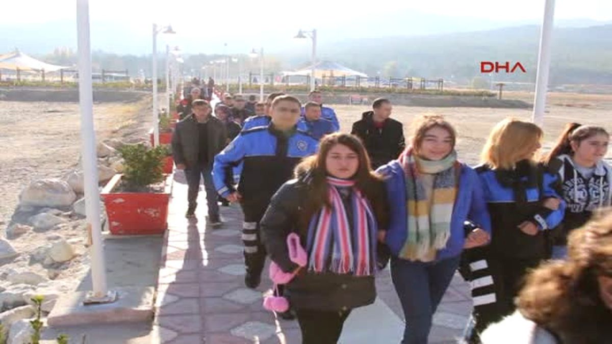 Burdur Çocuklar Tekne Turunda Eğlendi