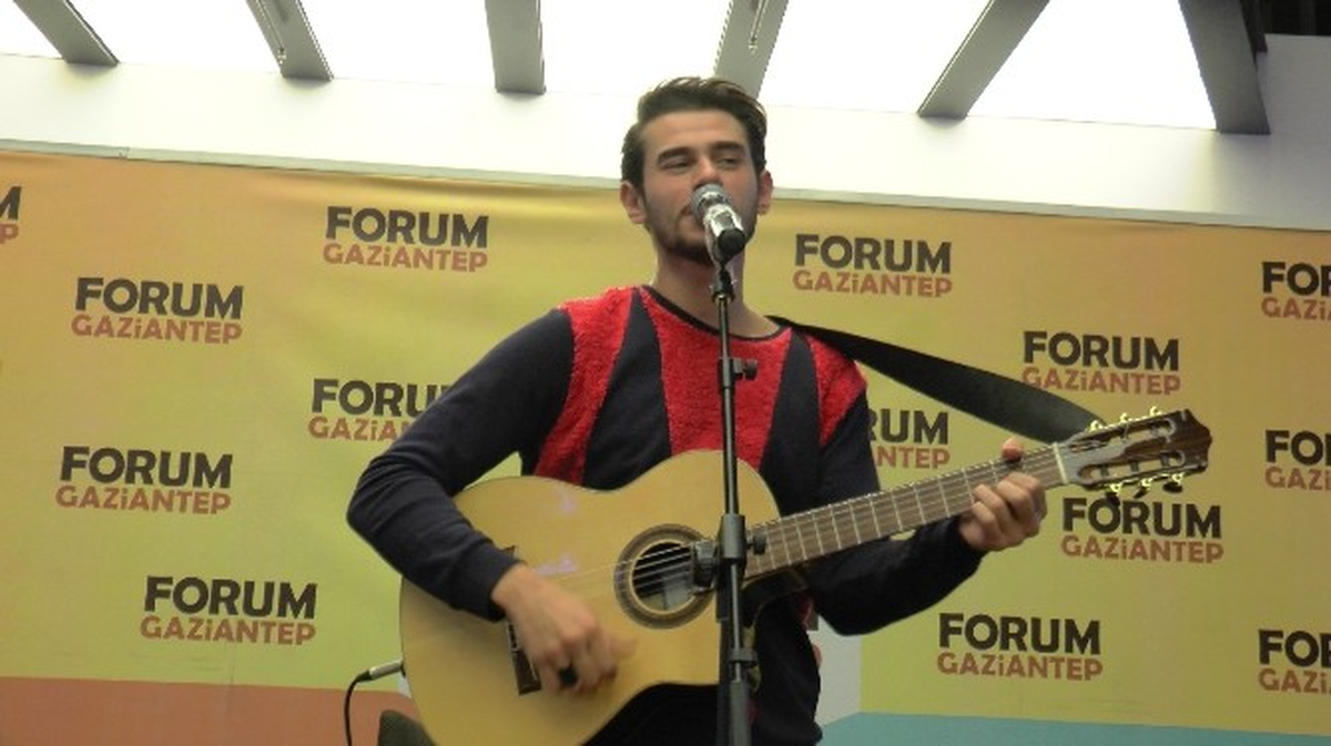 Cem Belevi Forum Gaziantep\'te Hayranlarıyla Buluştu