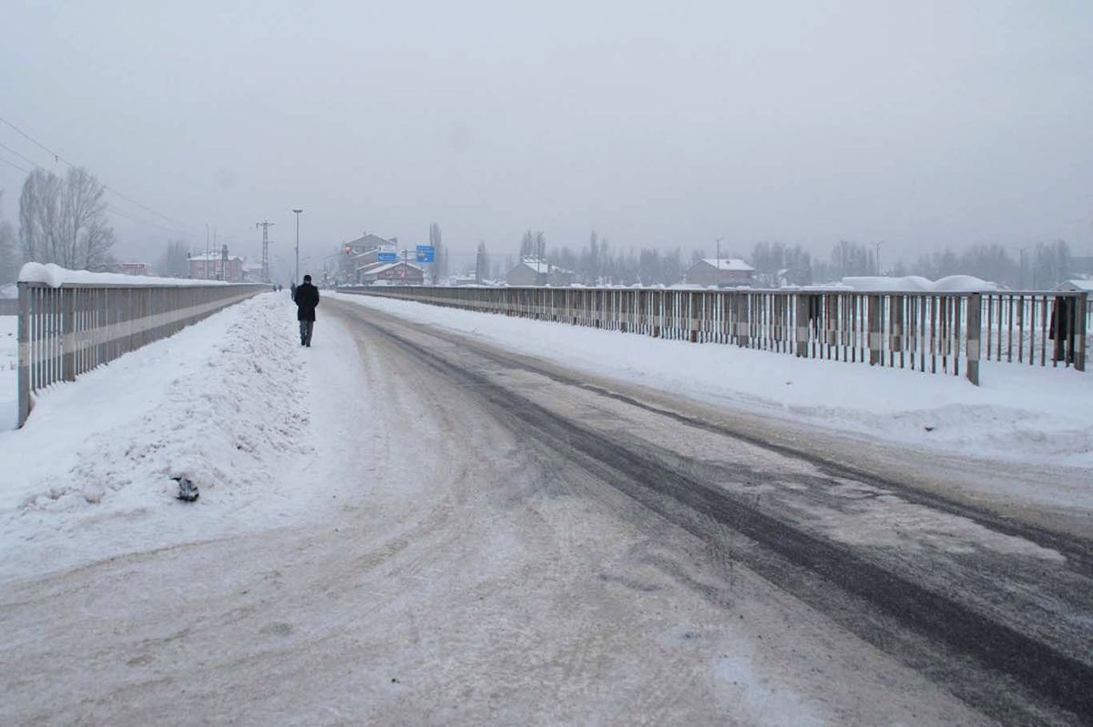 Doğu'da Soğuk Hava Etkisini Artırıyor