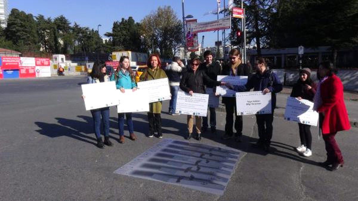 Dünya Trafik Mağdurları Anma Gününde Eyleme 9 Kişi Katıldı