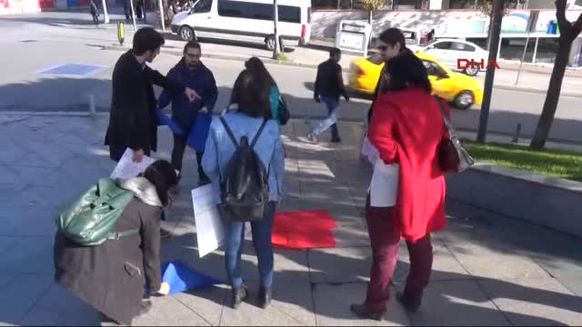 Dünya Trafik Mağdurları Anma Gününde Eyleme 9 Kişi Katıldı