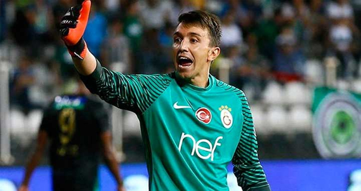 F.Bahçeli Taraftarlar, G.Saray'a Küfürlü Tezahürat Yapınca Lig TV Sesi Kıstı