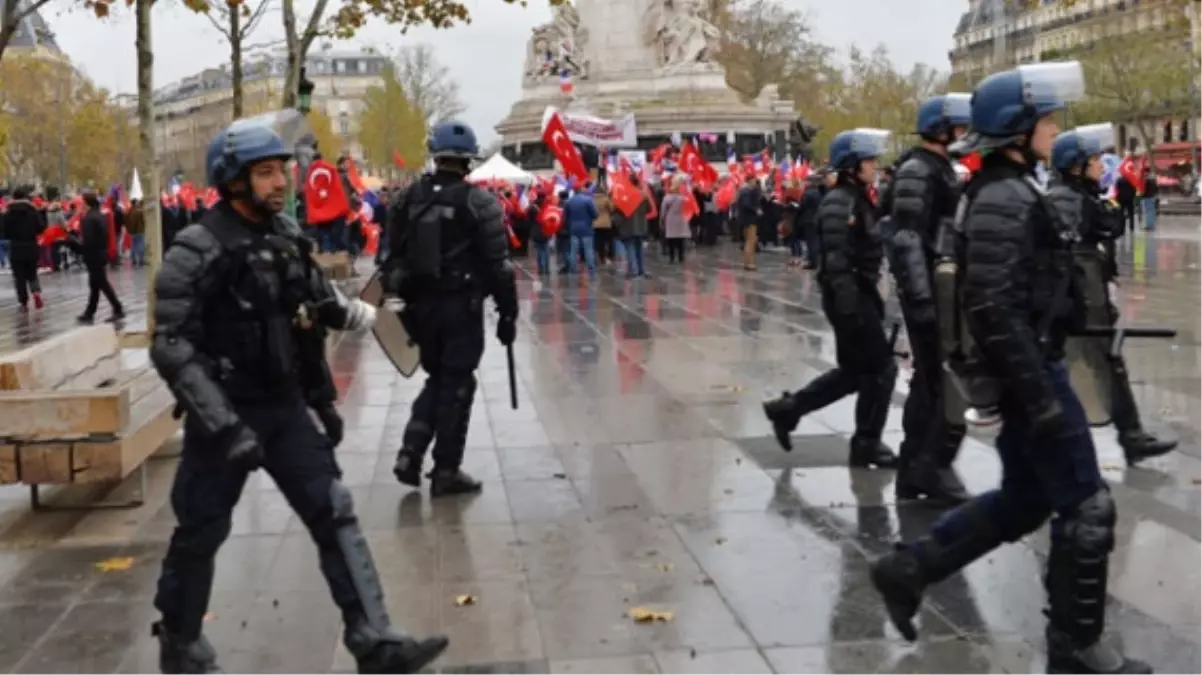 Fransa\'da "Teröre Lanet, Demokrasiye Davet" Mitingine Saldırı (3)