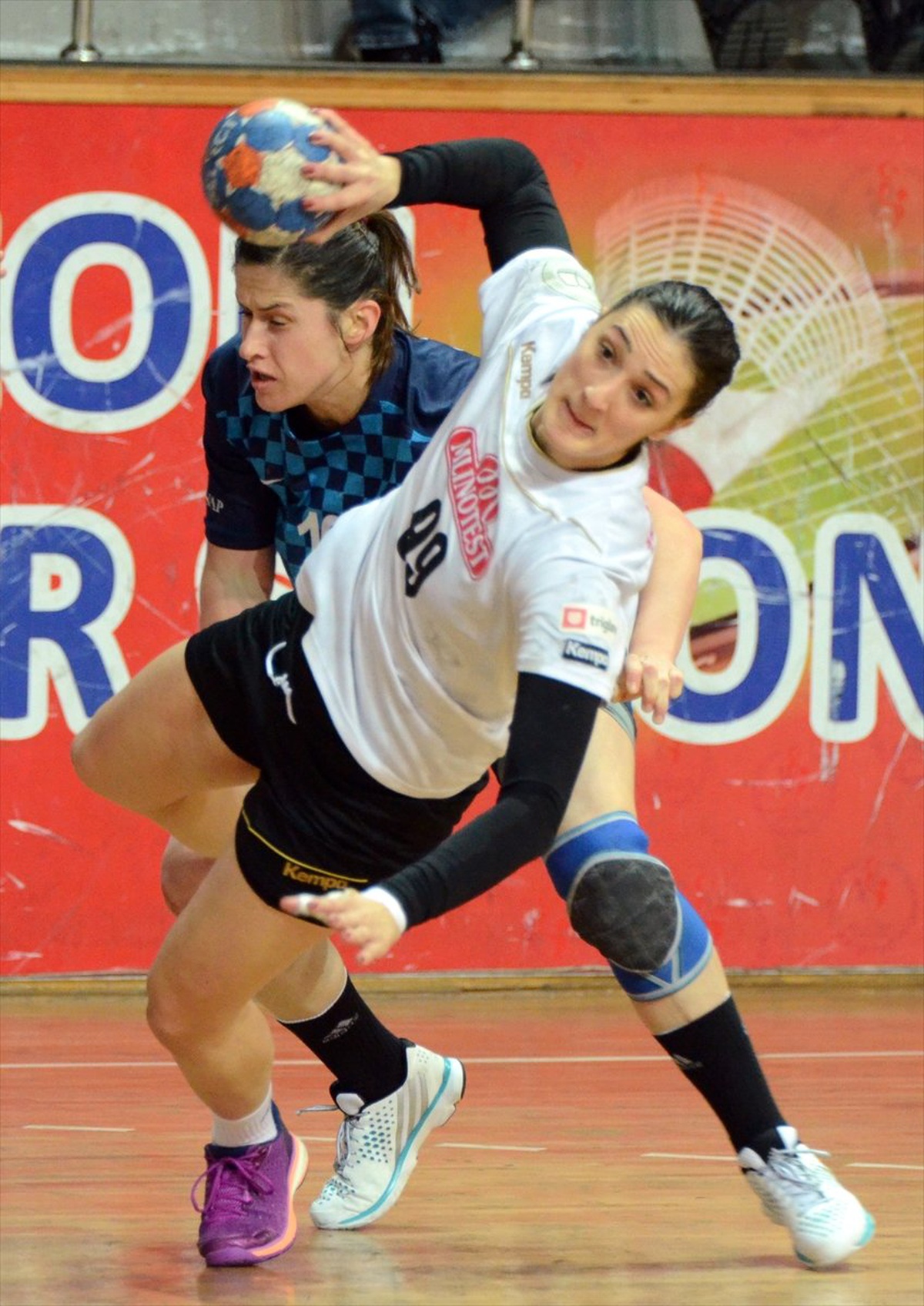 Hentbol: Kadınlar Avrupa Challenge Kupası