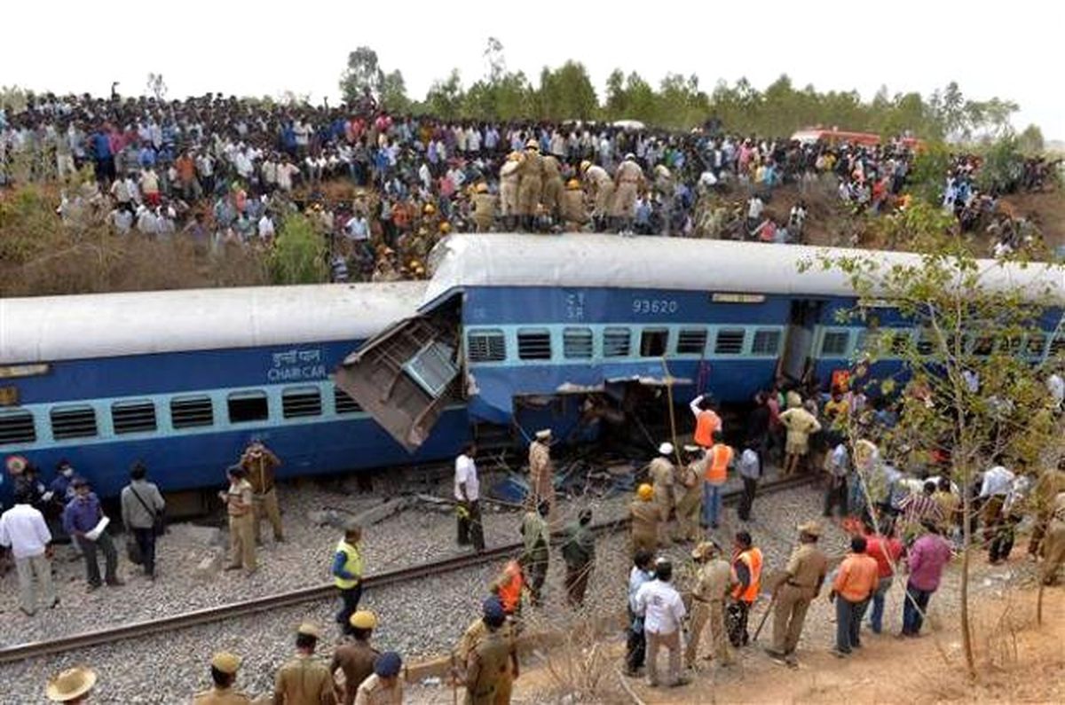 Hindistan\'da Tren Kazası