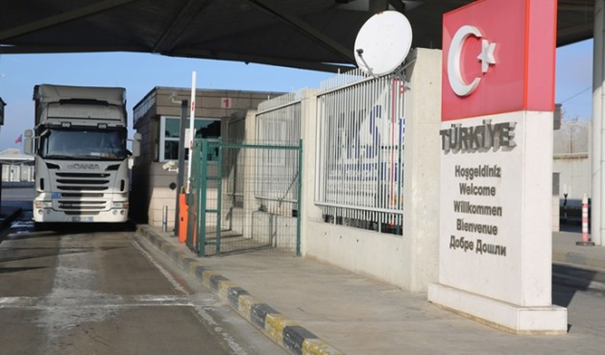 Kapıkule\'de 13 Kilometrelik Tır Kuyruğu
