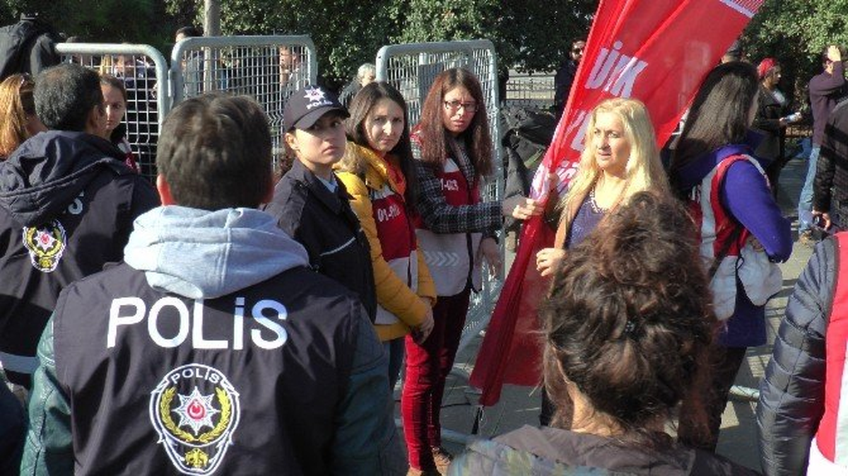 Kartal\'da Miting Alanına Girişler Başladı