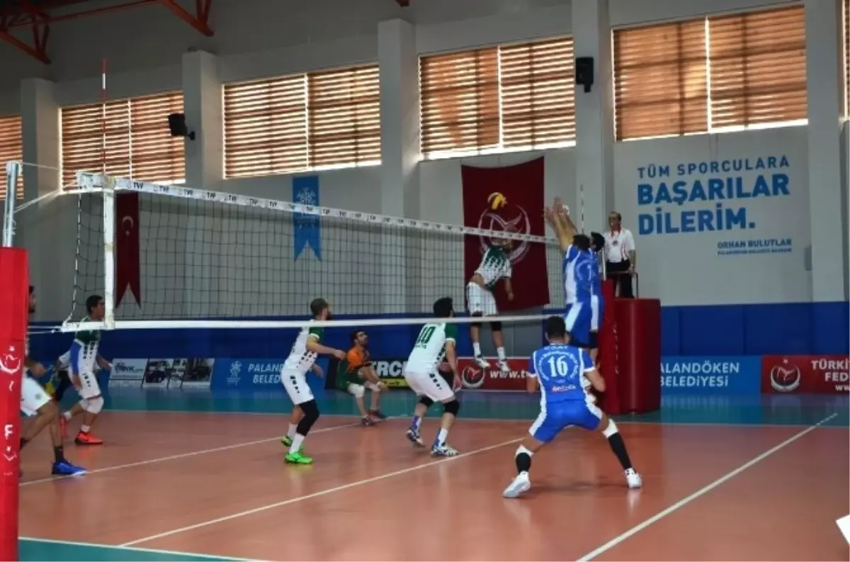 Malatya Büyükşehir Voleybolda Palandöken\'e Mağlup Oldu