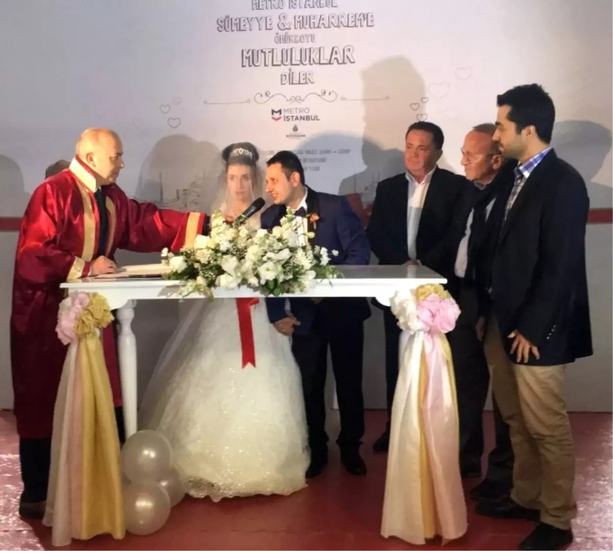 Olimpiyat Metro İstasyonu\'nda Nikah Kıyıldı