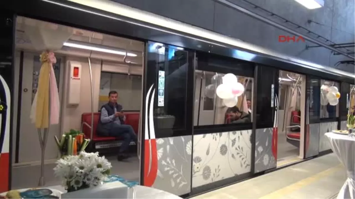 Olimpiyat Metro Istasyonu\'nda Ikinci Nikah Kıyıldı...