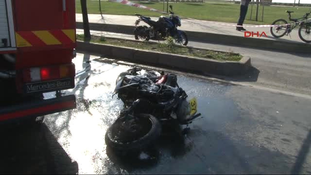 Otomobil Ile Motosiklet Çarpıştı 1 Ölü