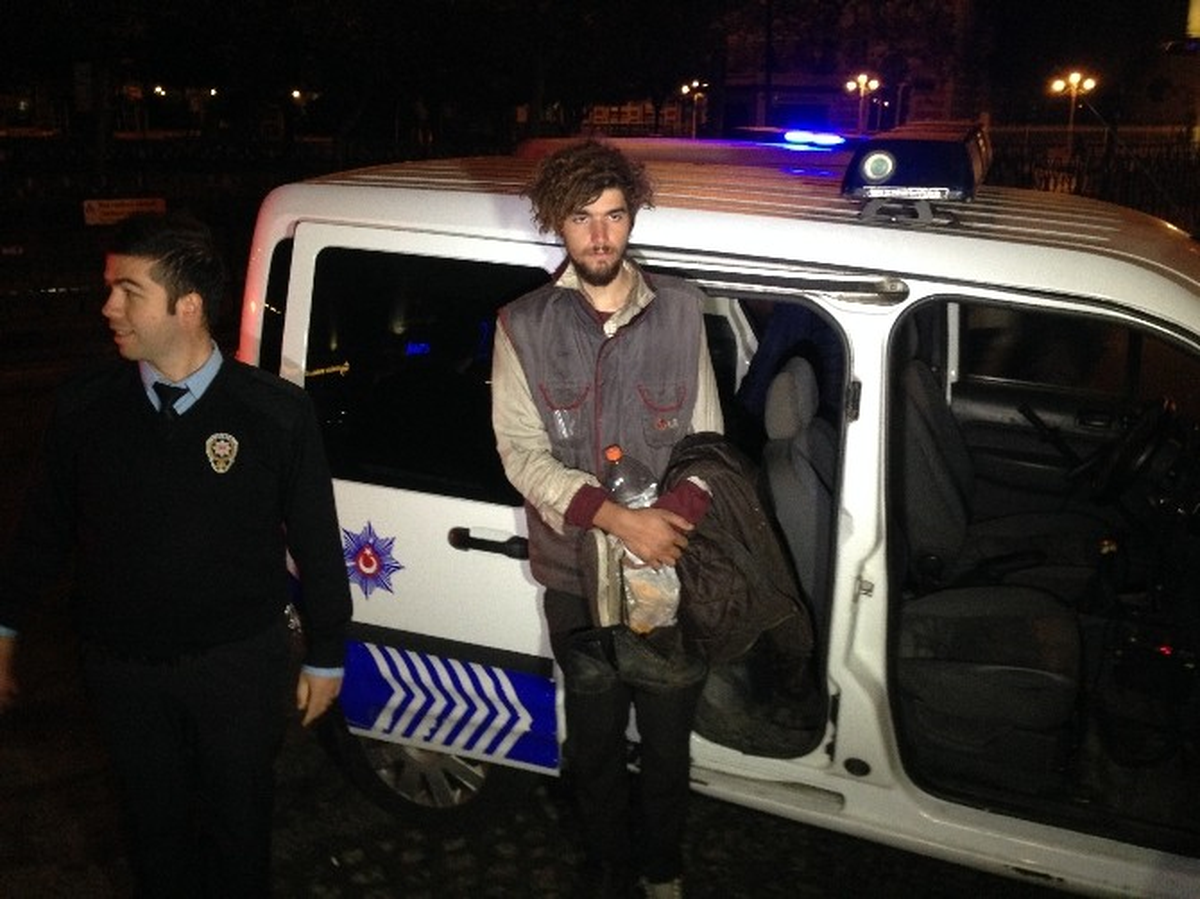 Polis Sokak Sokak Firar Eden Yabancı Aradı