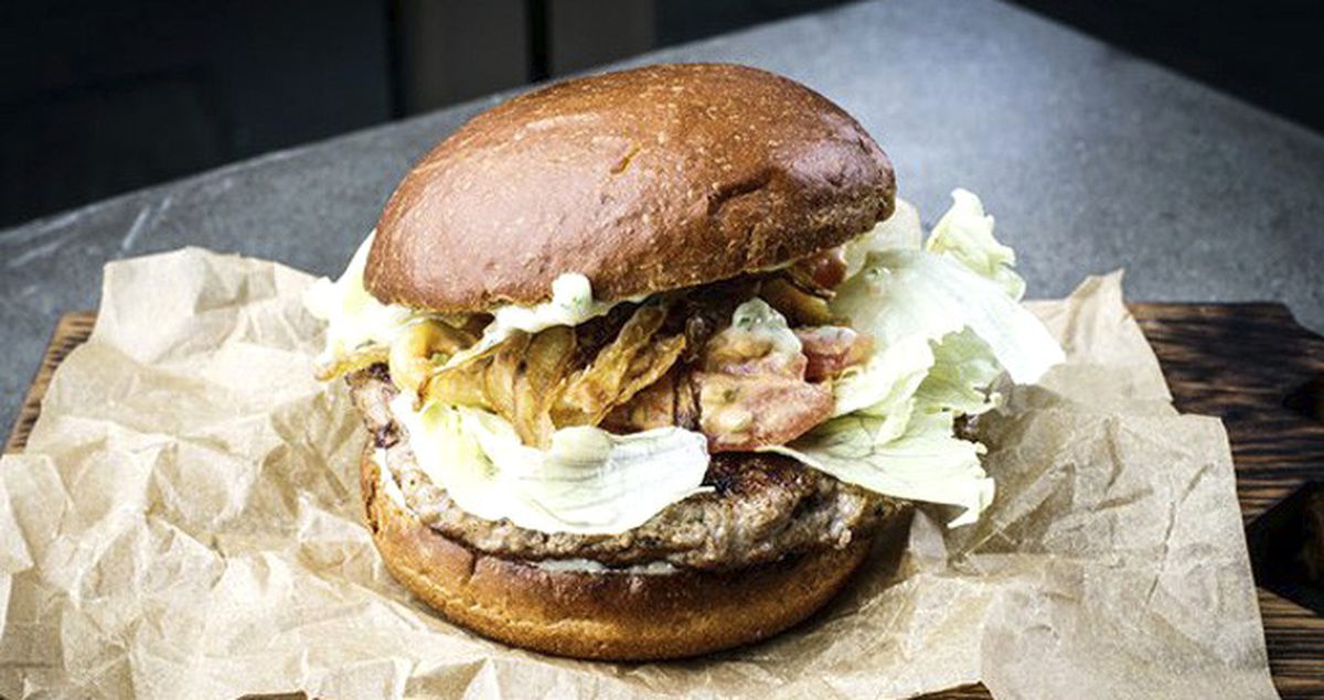 Rusya'da Restoranda Fare Burger Satılıyor