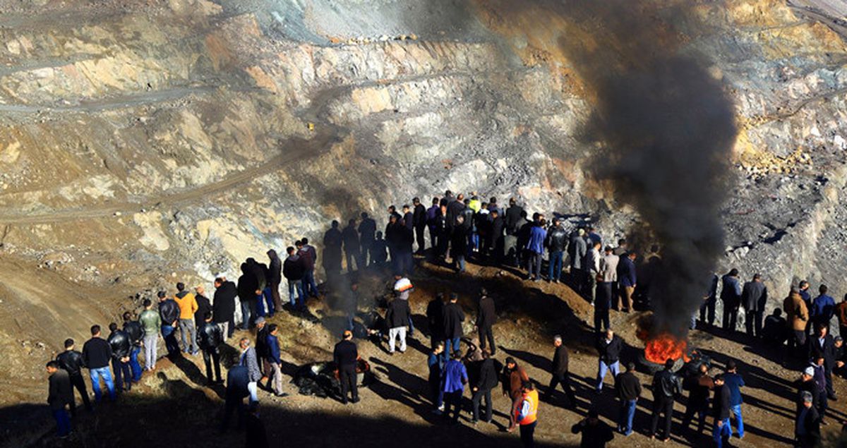 Toprak Altında Kalan İş Makinelerine Ulaşıldı