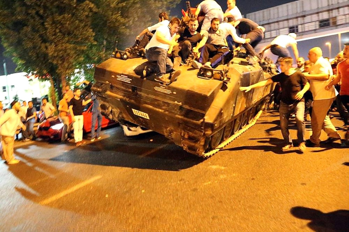 Torunları 15 Temmuz\'u Anlattı, Dedeler ve Nineler Gözyaşlarını Tutamadı