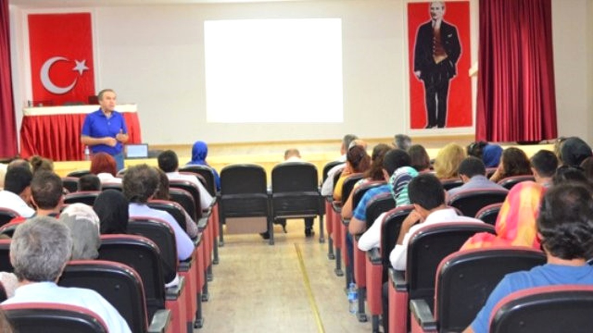 Yüksekova\'da İşkur Personeline Seminer Verildi