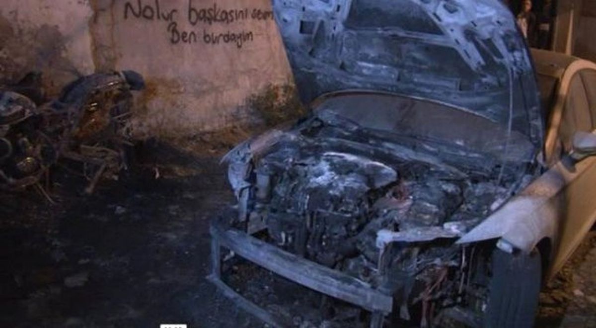 5 Araç Kundaklandı