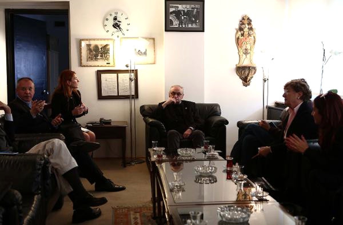 Avrupalı Heyetten Cumhuriyet Gazetesi\'ne Ziyaret